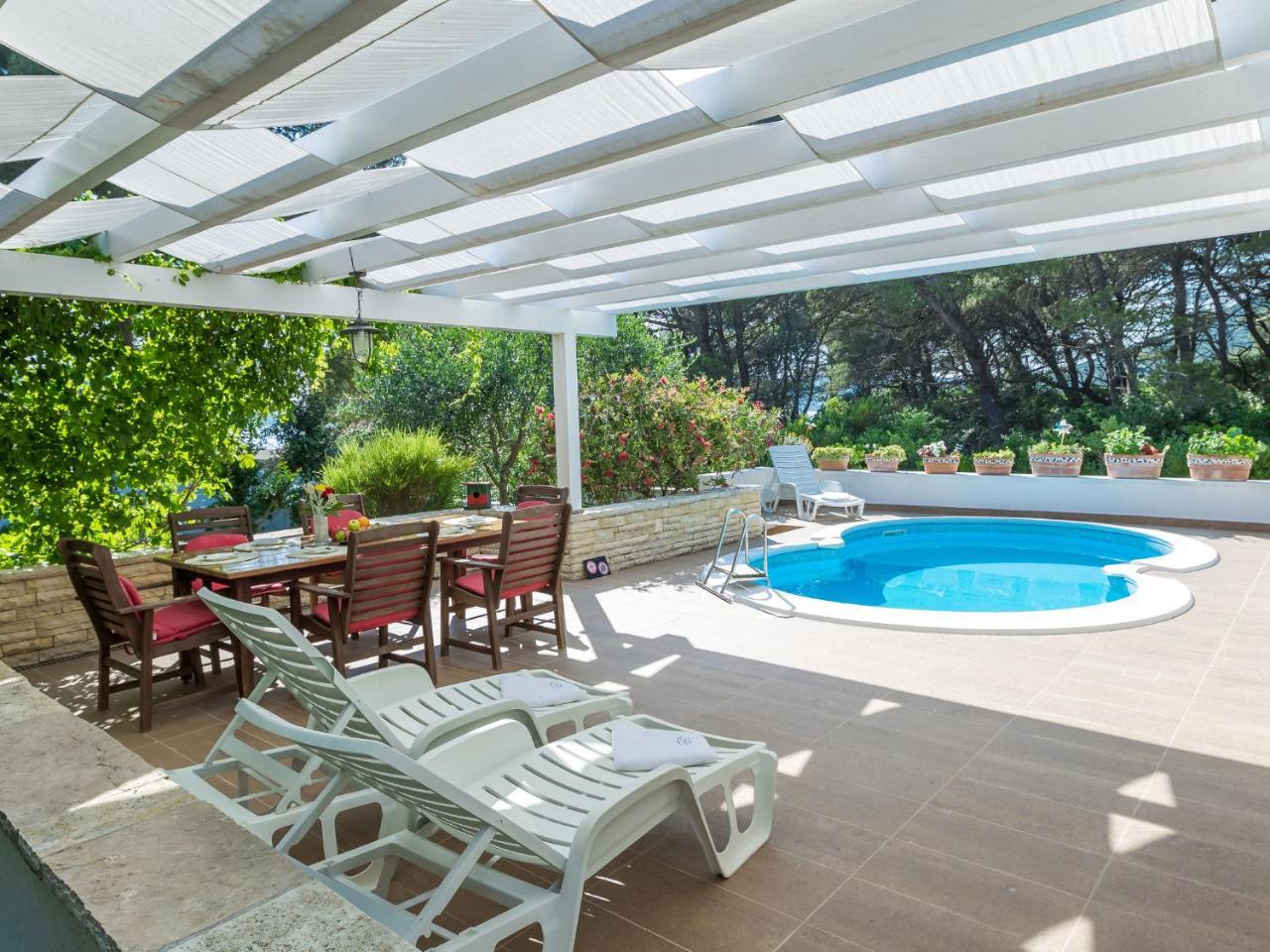 Spacious Holiday Home In Molat With Pool Brgulje Exterior foto